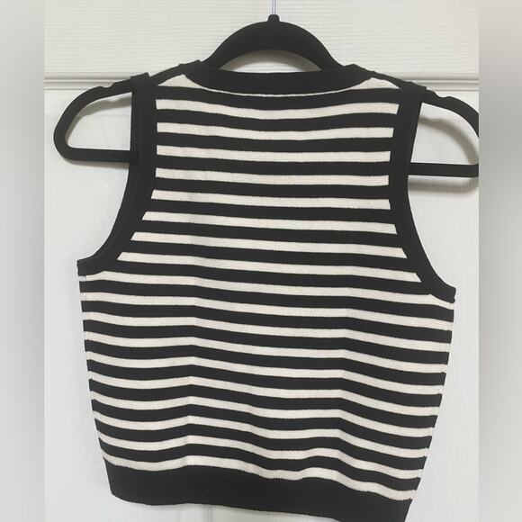 J. Crew Emilie Sweater-Vest in Black and White Gold Button Sz S NWT - Picture 7 of 7